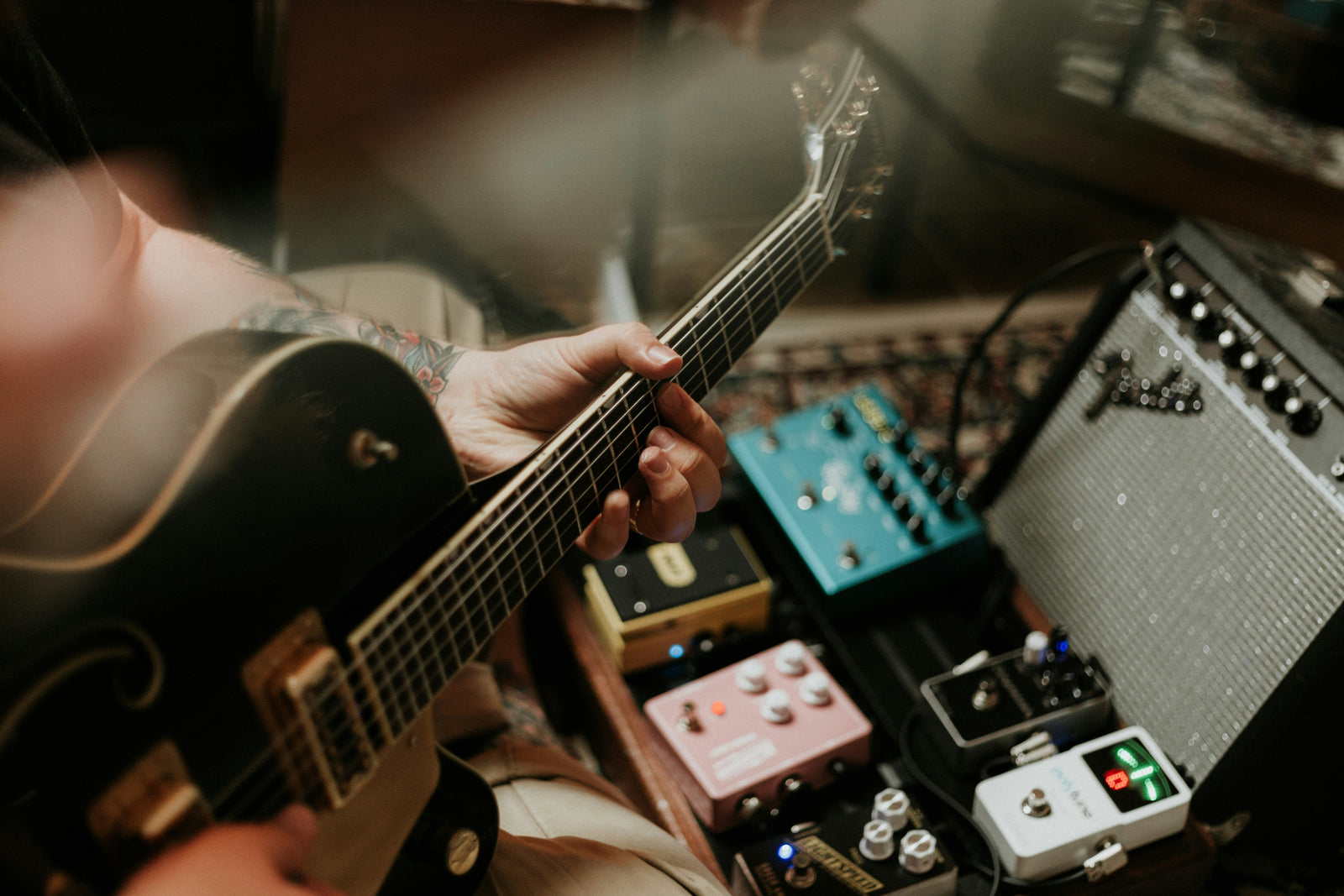 Guitar Tuner Instrument Insider: Top Picks for Ukulele, Bass, Electric, and Acoustic Tuning
