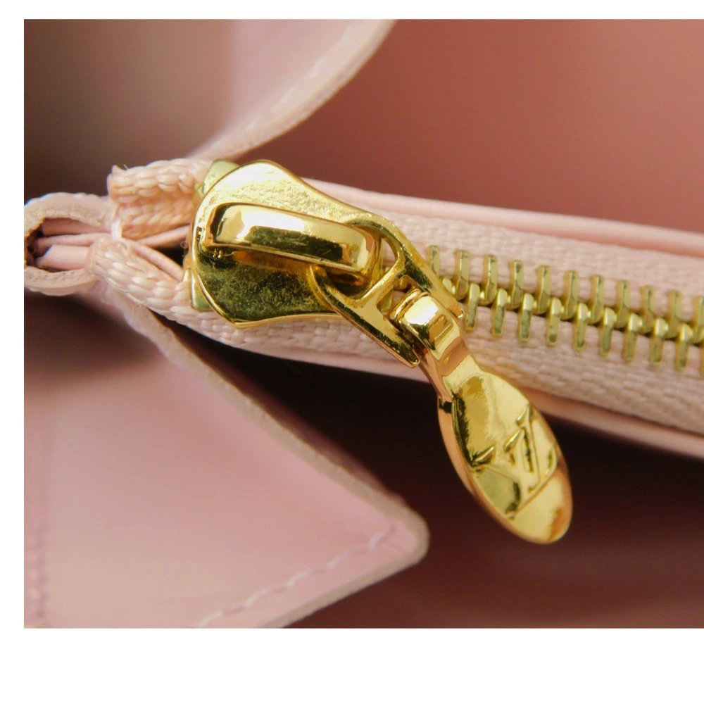 Louis Vuitton Round Zipper Women&#39;s Wallet Vernis Enamel M81145