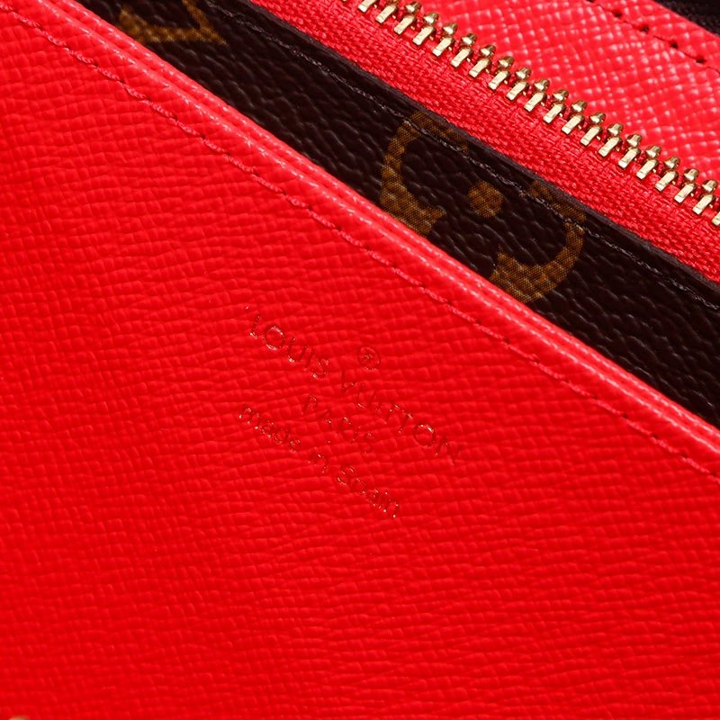 Louis Vuitton Monogram Zippy Christmas Graphic 2021 Women&#39;s Wallet