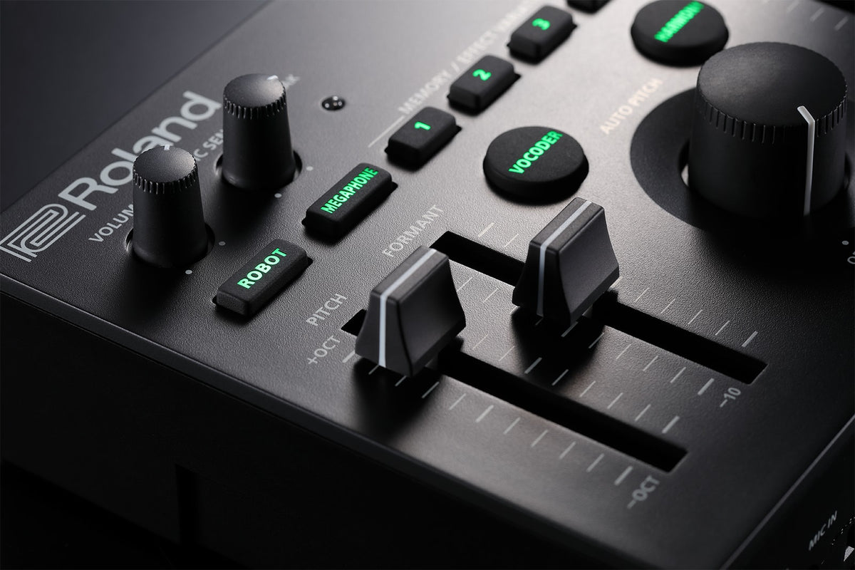 Roland VT-4 Voice Transformer Audio Effects with 5-hour Battery Life Compact Size Vocal Effect Processor
