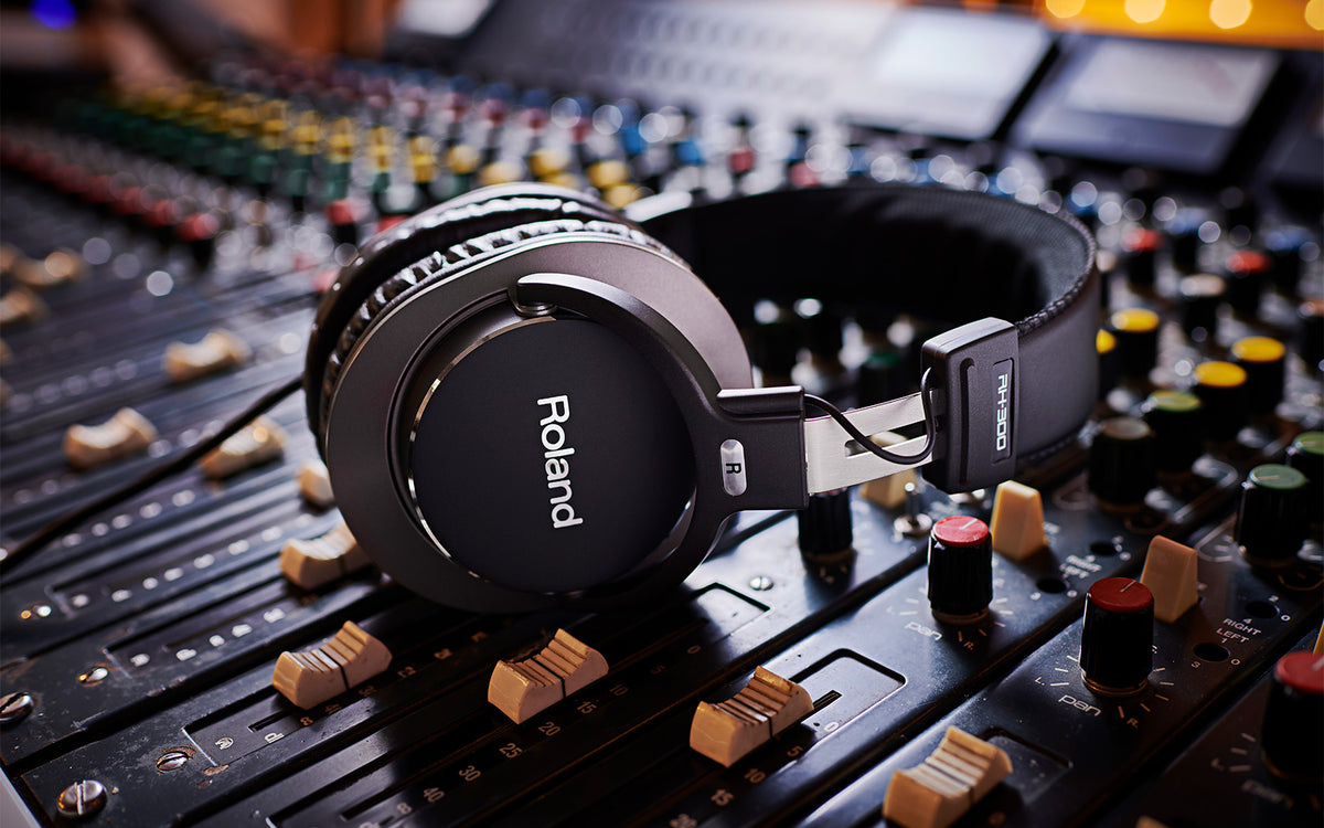 Roland RH-300 Monitoring Headphones, Premium Closed-Back Studio Headphones for Pro Level Monitoring