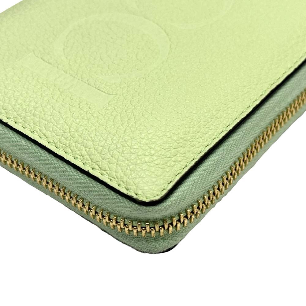 GUCCI Embossed Logo Women&#39;s Wallet Zip Around Light Green